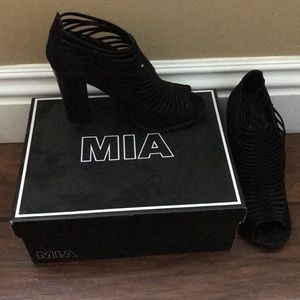MIA Black Sherri Nova Suede